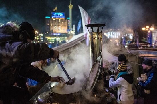 EU integration supporters rally in Kiev