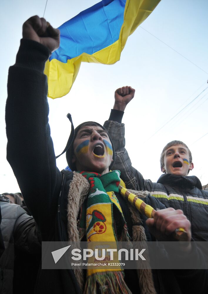EU integration supporters rally in Kiev