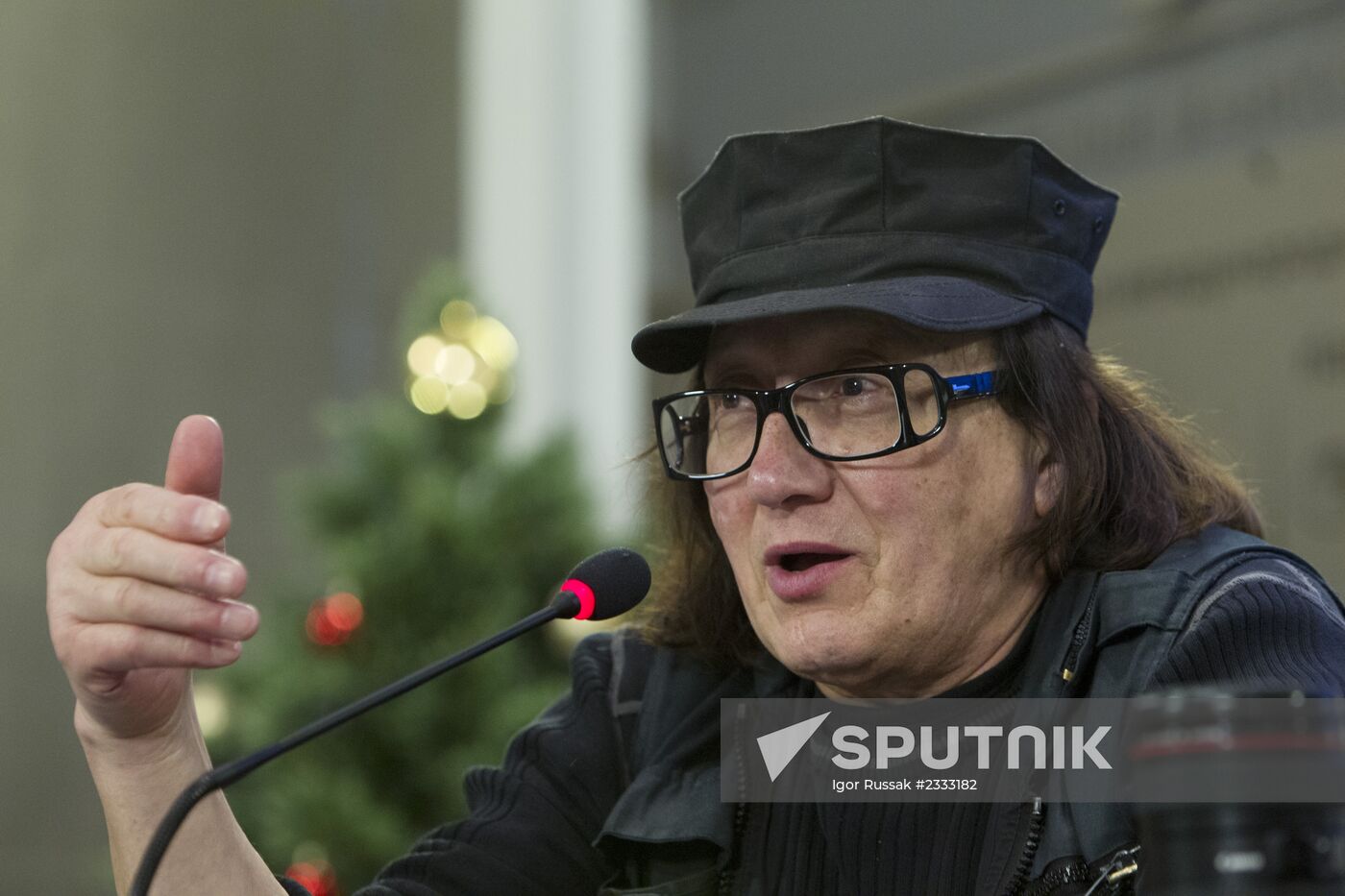 News conference with artist Mihail Chemiakin
