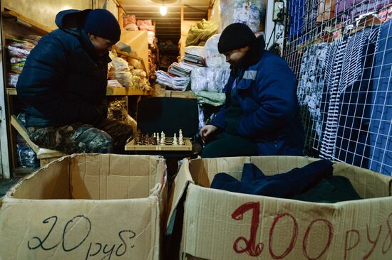 Gusinobrodskaya jumble market in Novosibirsk