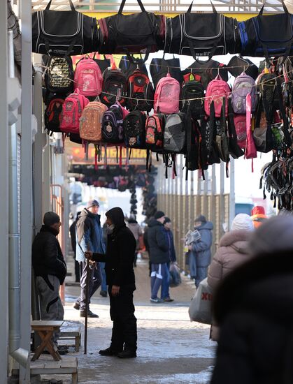 Gusinobrodskaya jumble market in Novosibirsk