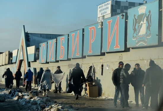 Gusinobrodskaya jumble market in Novosibirsk