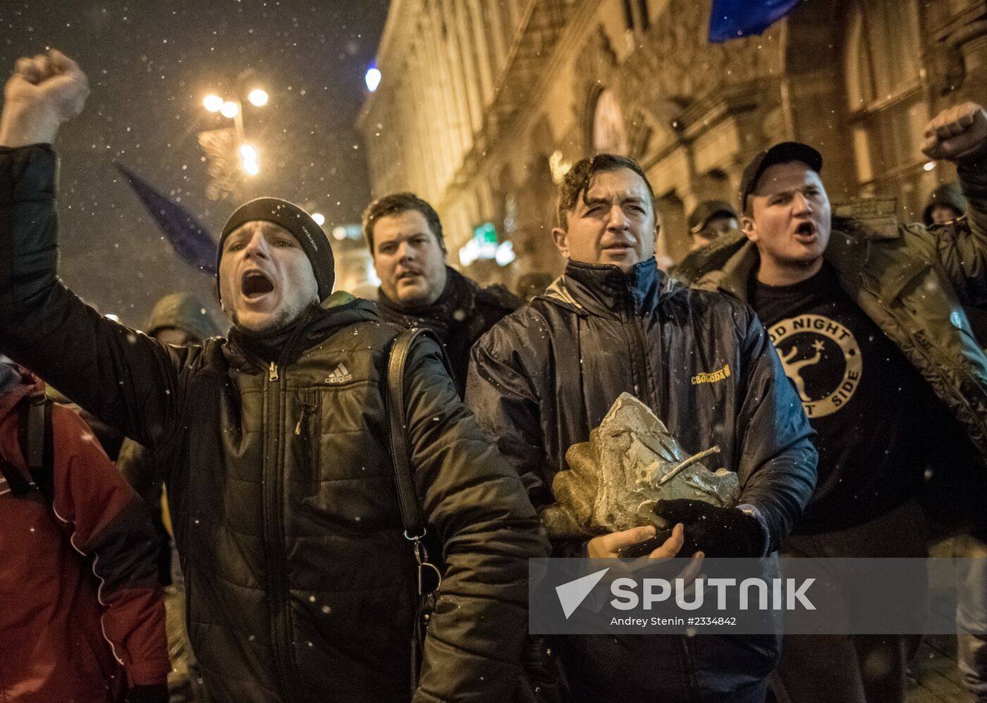 Demolition of Lenin monument in center of Kiev