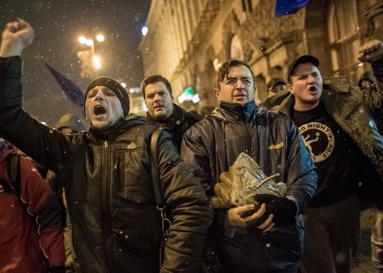 Demolition of Lenin monument in center of Kiev