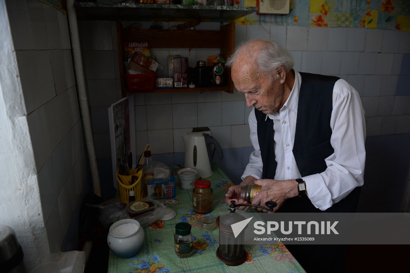 Siberian Centenarian Trains for Olympic Relay