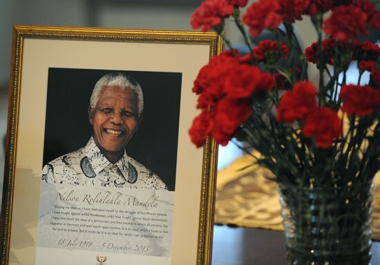 Book of Condolence in tribute to Nelson Mandela at the Embassy of South African Republic in Moscow