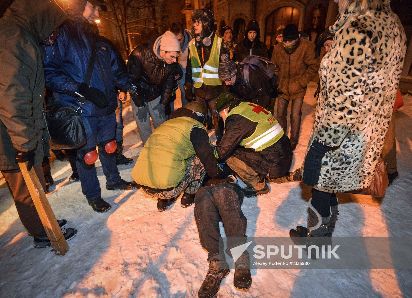 Police storm barricades in Kiev