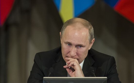 Putin attends Russian Defense Ministry's Board meeting in expanded format