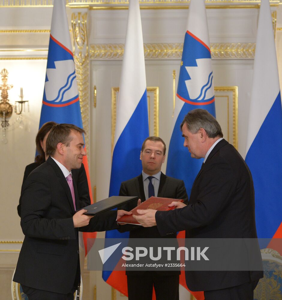 Dmitry Medvedev meets with Alenka Bratušek