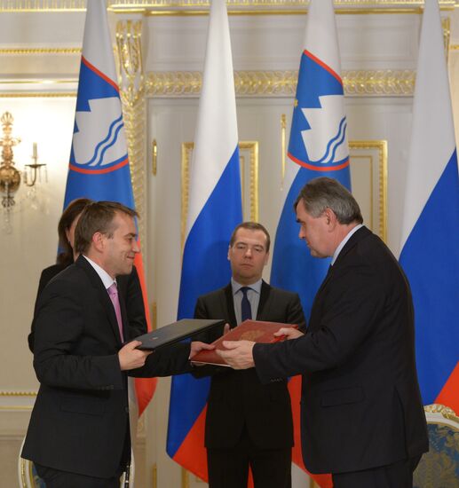 Dmitry Medvedev meets with Alenka Bratušek