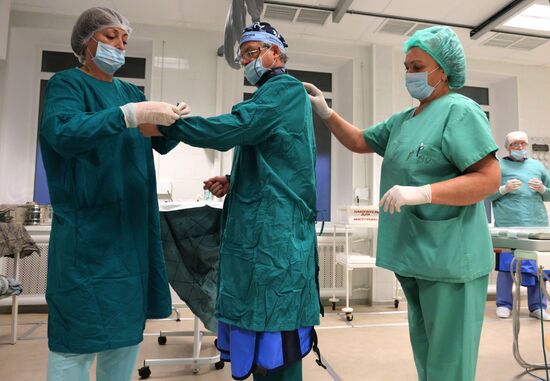Operation in Baltic Fleet hospital, Kaliningrad