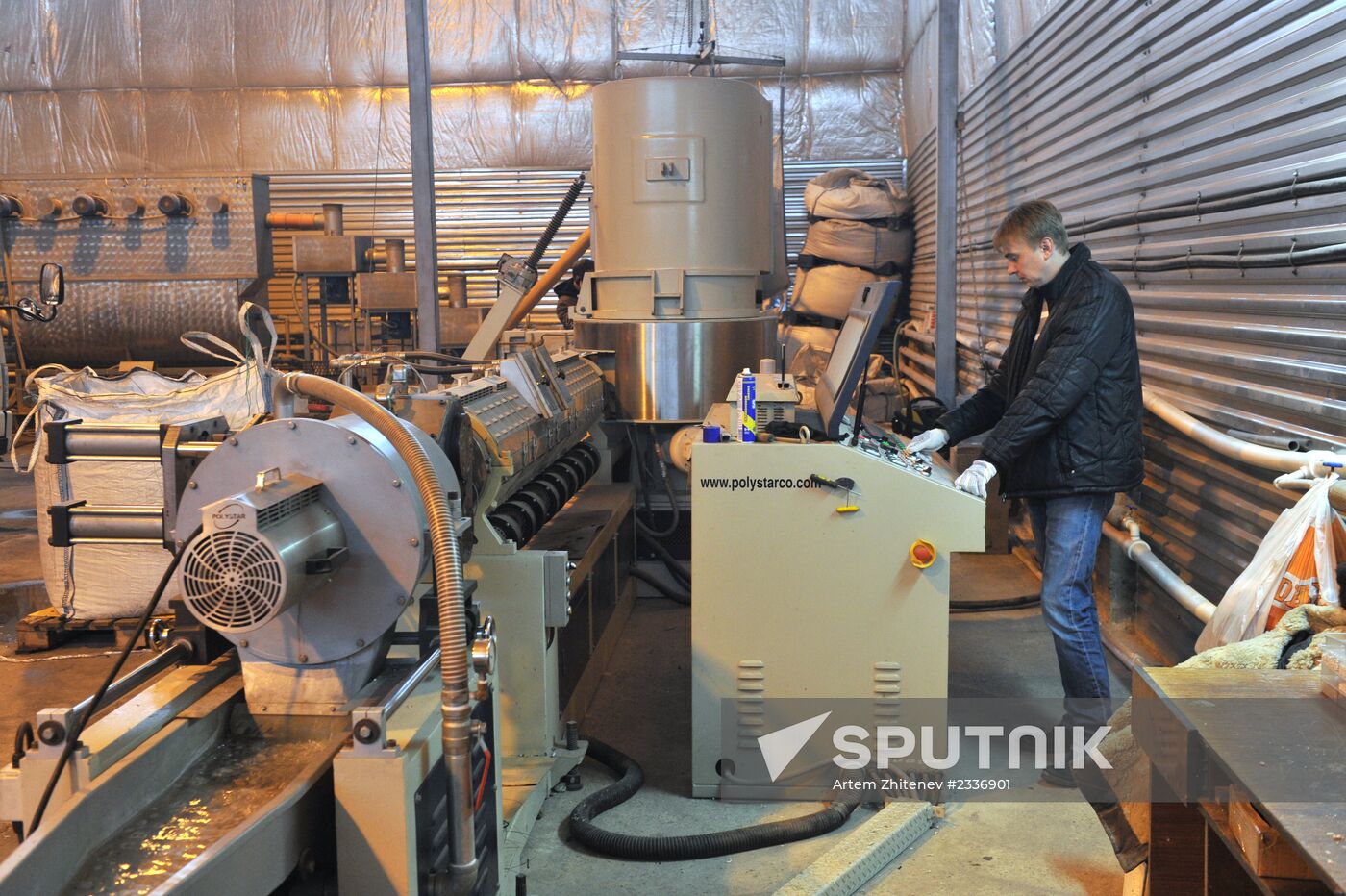 Предприятия среднего бизнеса. Как обустроить цех по производству корпусной мебели и склад. Выгодное производство. Мини заводы для малого бизнеса. Производственный конвейер.