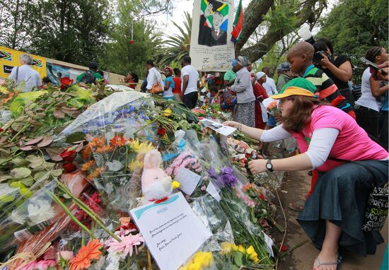 South Africa bids farewell to Nelson Mandela