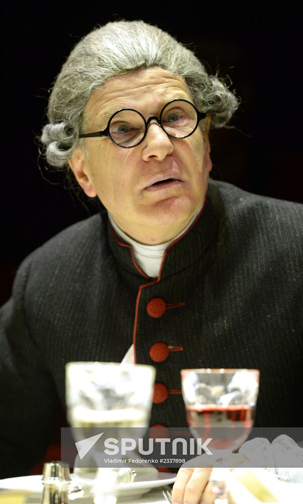 Run-through of "Kant" show at Mayakovsky Theater