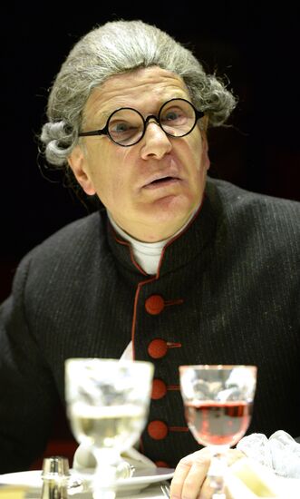 Run-through of "Kant" show at Mayakovsky Theater