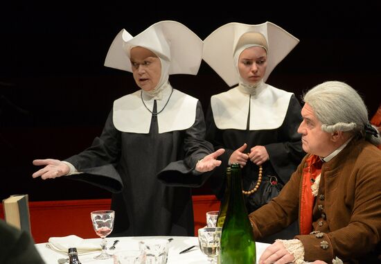 Run-through of "Kant" show at Mayakovsky Theater