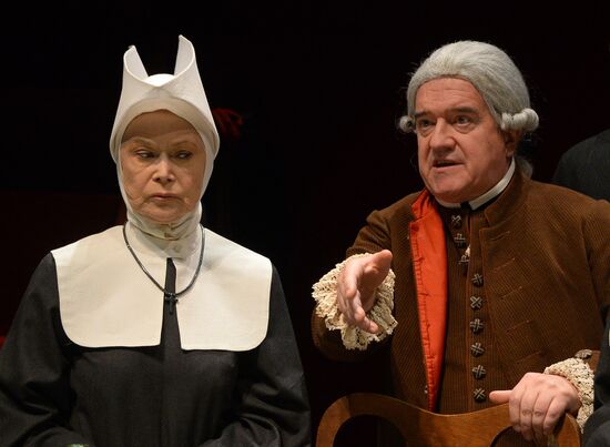 Run-through of "Kant" show at Mayakovsky Theater