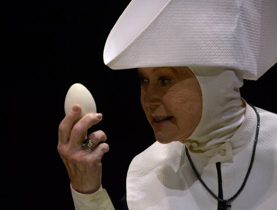 Run-through of "Kant" show at Mayakovsky Theater