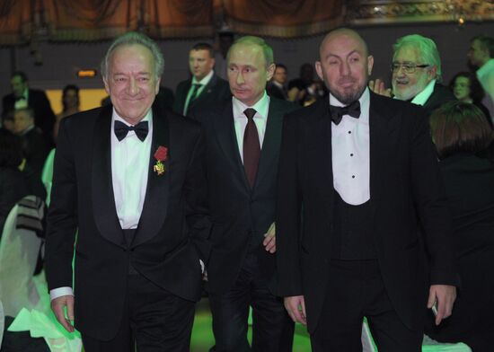 V. Putin attends International Arts Square Festival in St. Petersburg