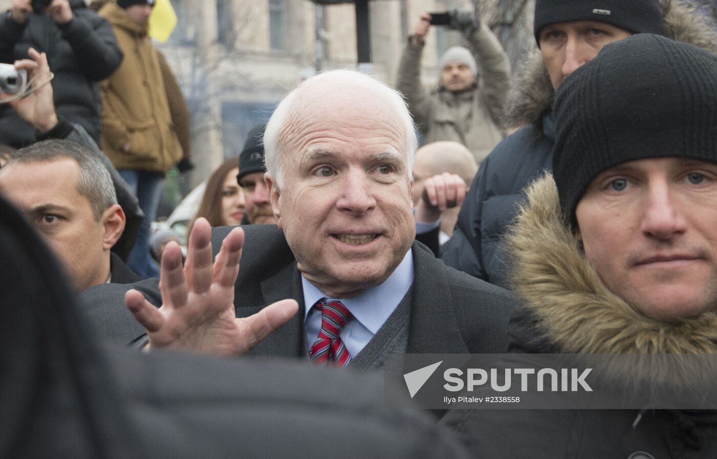 Supporters of eurointegration hold Dignity Day rally on Kiev's Maidan Nezalezhnosti