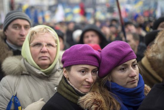 Supporters of pro-EU integration hold Dignity Day rally on Kiev's Maidan Nezalezhnosti