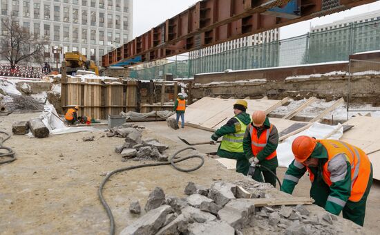 Major repairs at Oktyabrsky Transport Tunnel