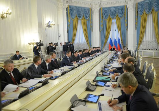 Dmitry Medvedev holds meeting of North Caucasus Commission