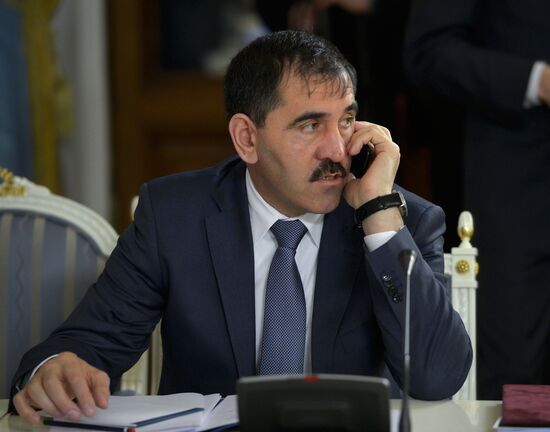 Dmitry Medvedev holds meeting of North Caucasus Commission