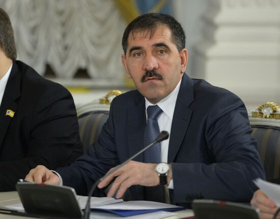 Dmitry Medvedev holds meeting of North Caucasus Commission