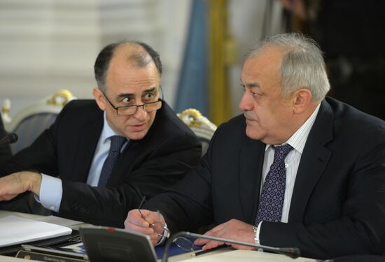 Dmitry Medvedev holds meeting of North Caucasus Commission