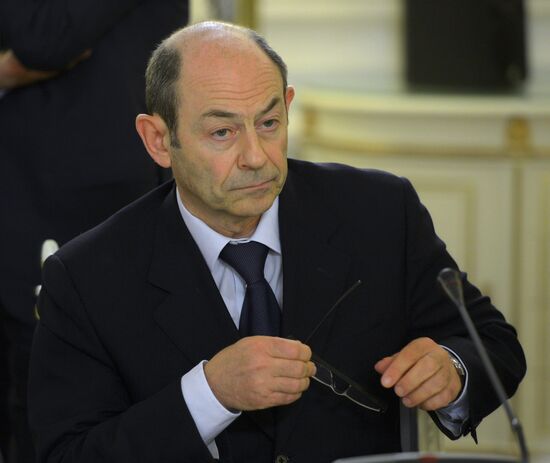 Dmitry Medvedev holds meeting of North Caucasus Commission