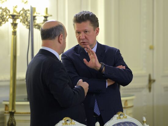 Dmitry Medvedev holds meeting of North Caucasus Commission