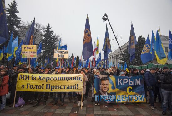 Supporters of Party of Regions continue termless rally in Kiev