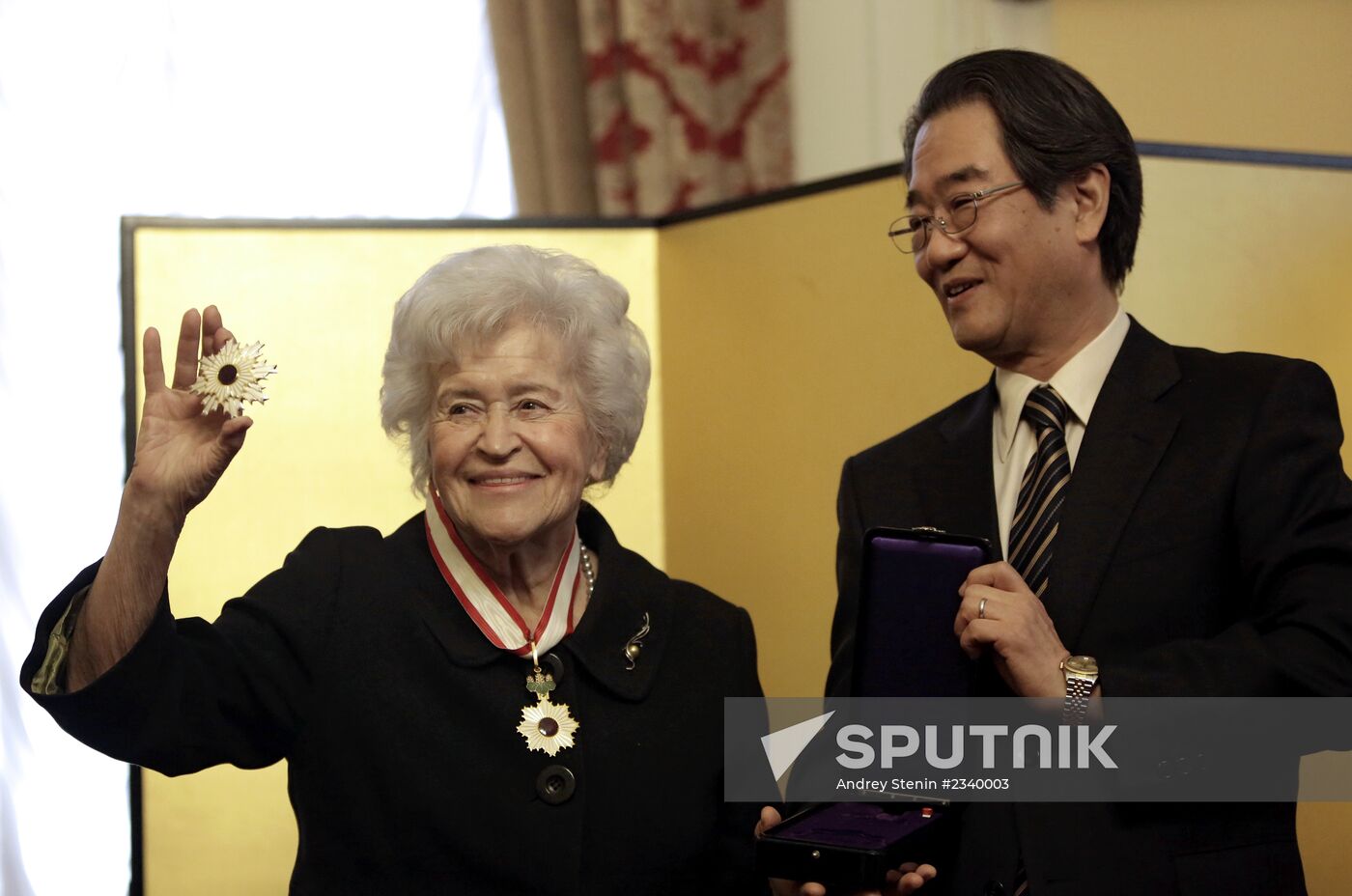 Irina Antonova receives Japan's Rising Sun Order