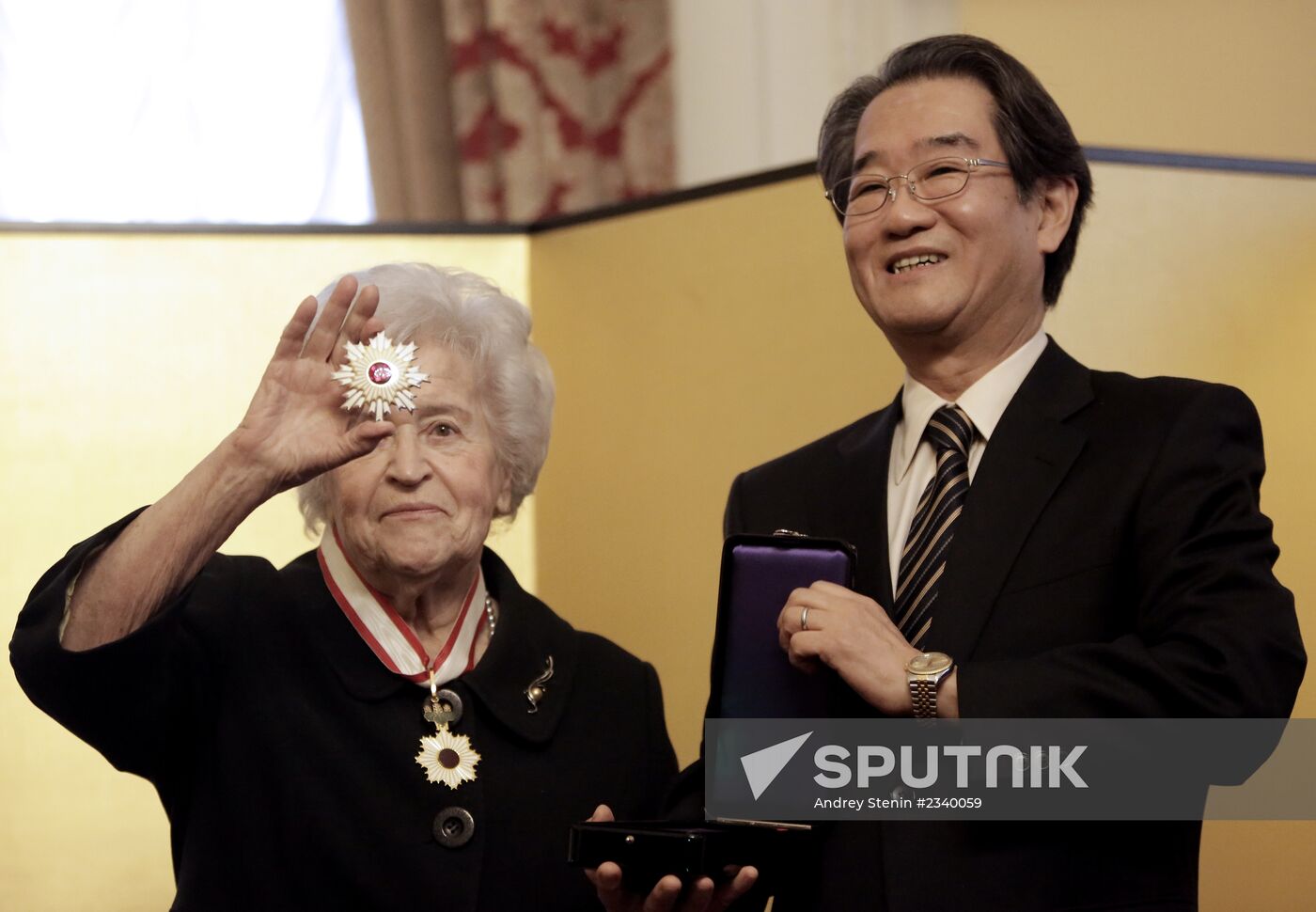 Irina Antonova receives Japan's Rising Sun Order