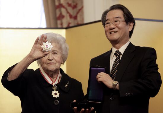 Irina Antonova receives Japan's Rising Sun Order