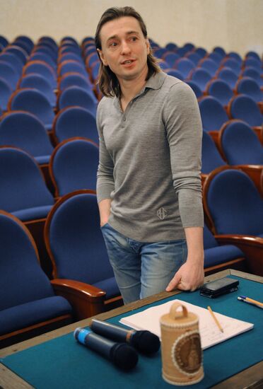 Dress rehearsal of "A Scythe Against a Stone" in Moscow Gubernia Theater