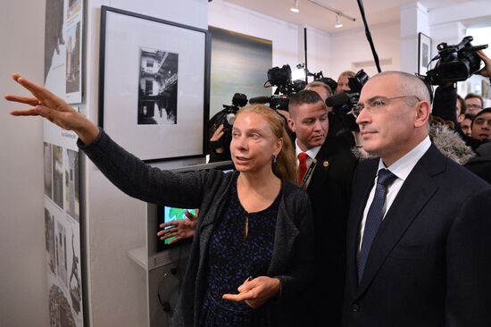 Mikhail Khodorkovsky holds news conference in Berlin