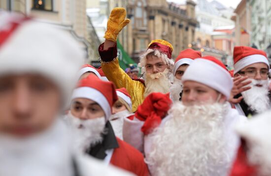 Procession of Ded Moroz's in Moscow