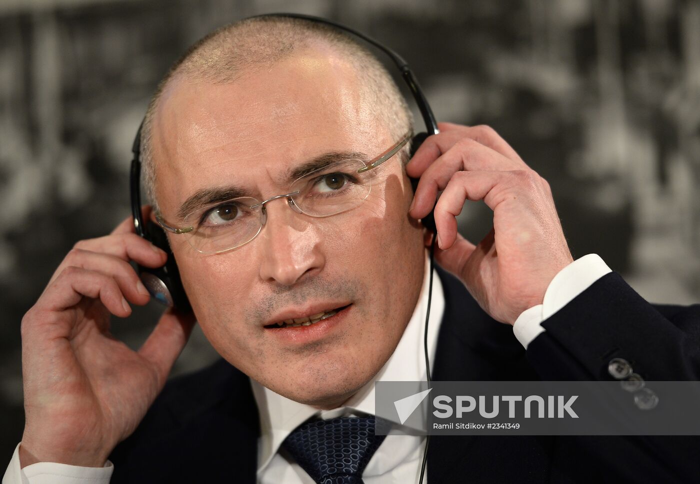 Mikhail Khodorkovsky holds news conference in Berlin