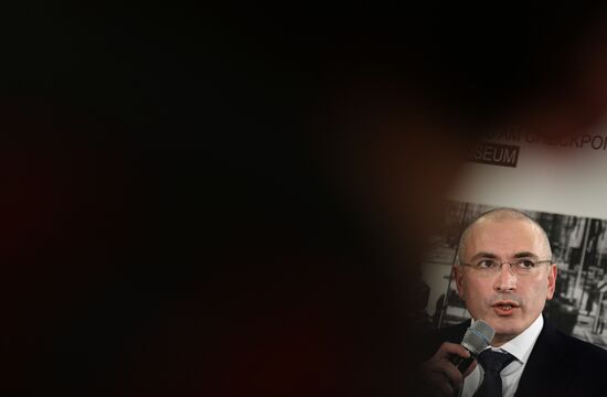 Mikhail Khodorkovsky holds news conference in Berlin