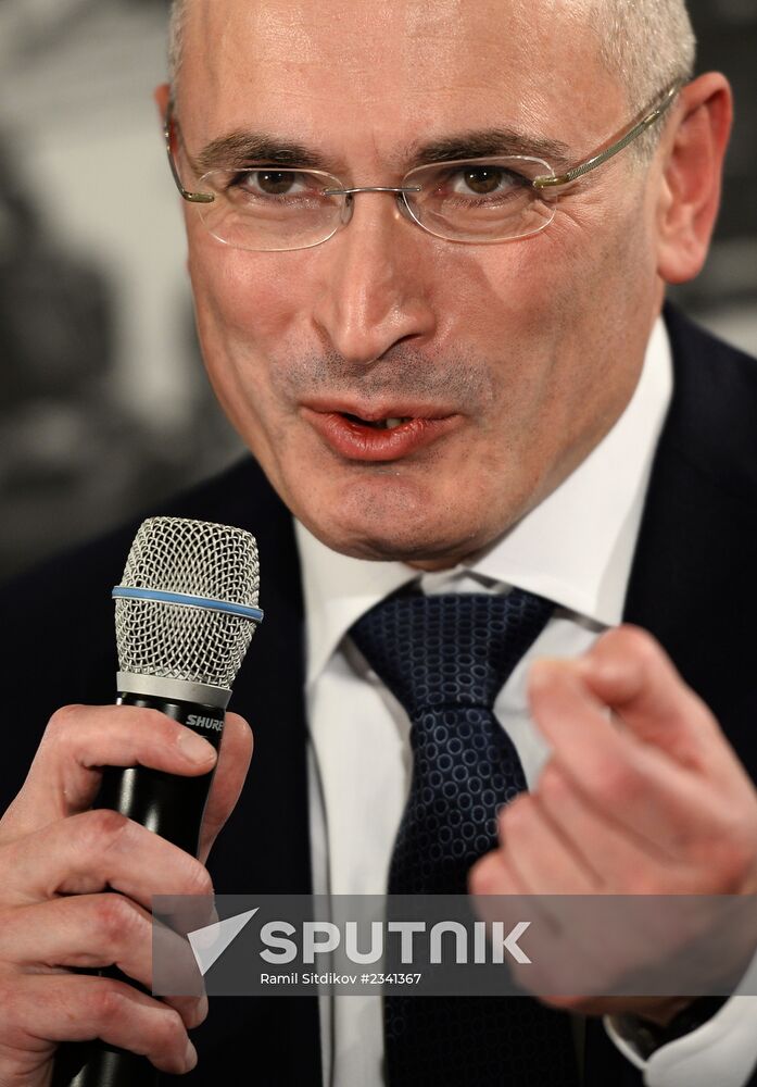 Mikhail Khodorkovsky holds news conference in Berlin