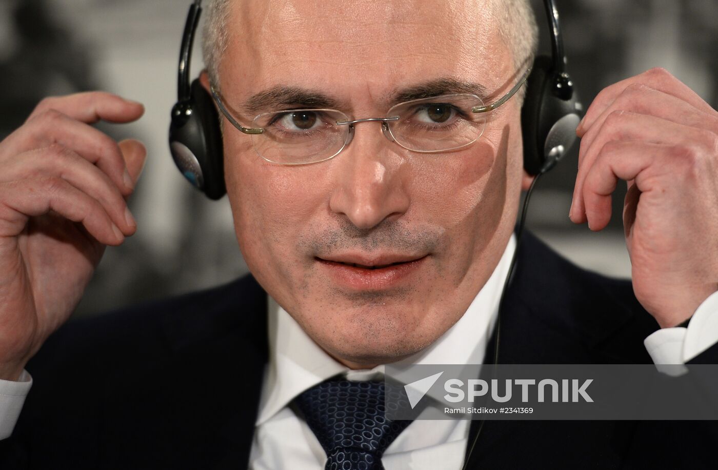 Mikhail Khodorkovsky holds news conference in Berlin