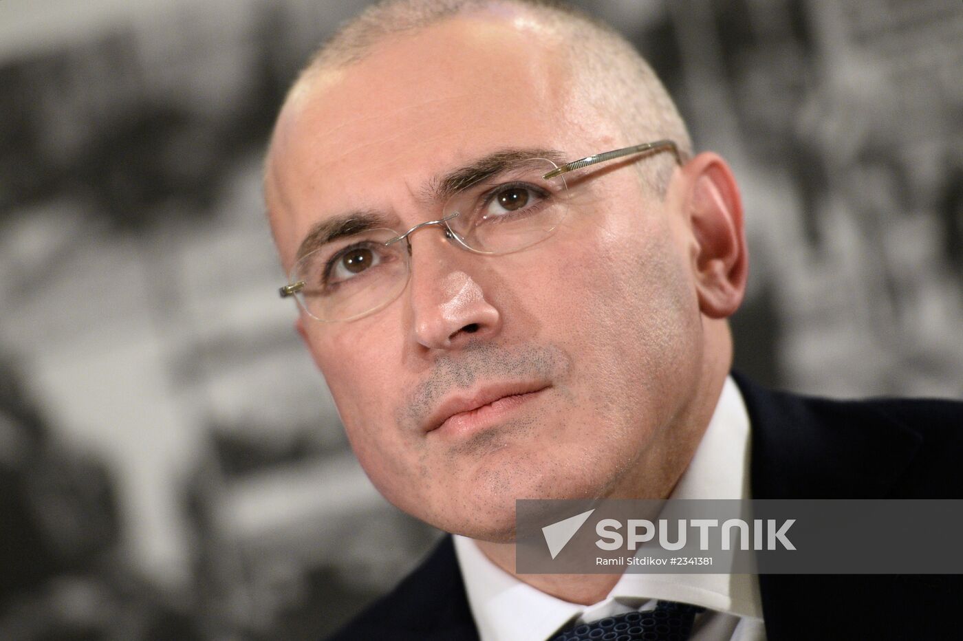 Mikhail Khodorkovsky holds news conference in Berlin