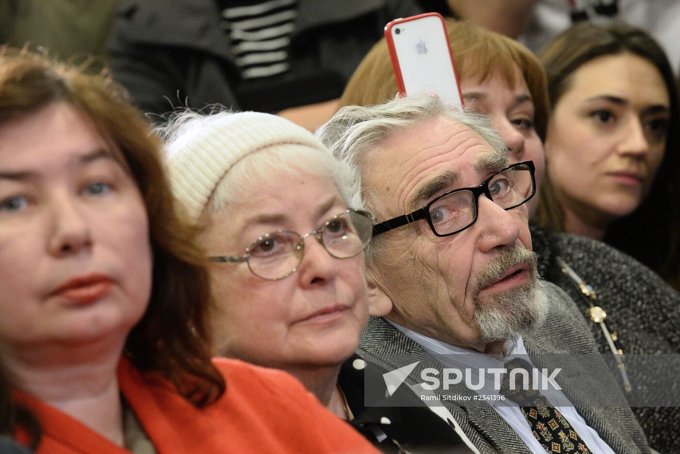 Mikhail Khodorkovsky holds news conference in Berlin