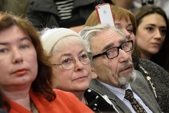 Mikhail Khodorkovsky holds news conference in Berlin