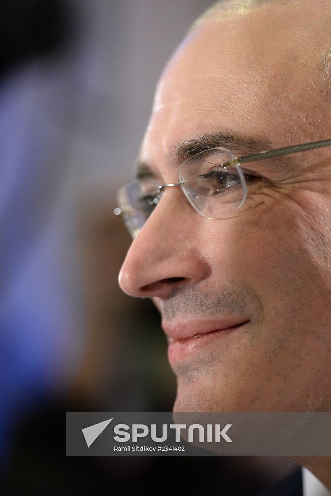 Mikhail Khodorkovsky holds news conference in Berlin