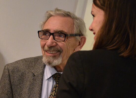 Mikhail Khodorkovsky holds news conference in Berlin