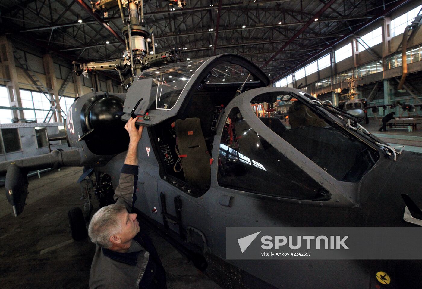 Defense Ministry receives new batch of Ka-52 Alligator helicopters
