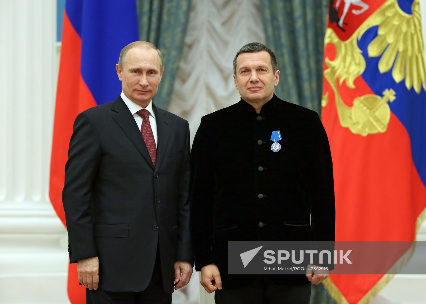 Vladimir Putin presents Russian state awards